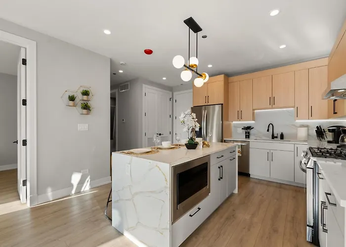 Bright 2bed 2bath In Brand New Pilsen Development Apartment